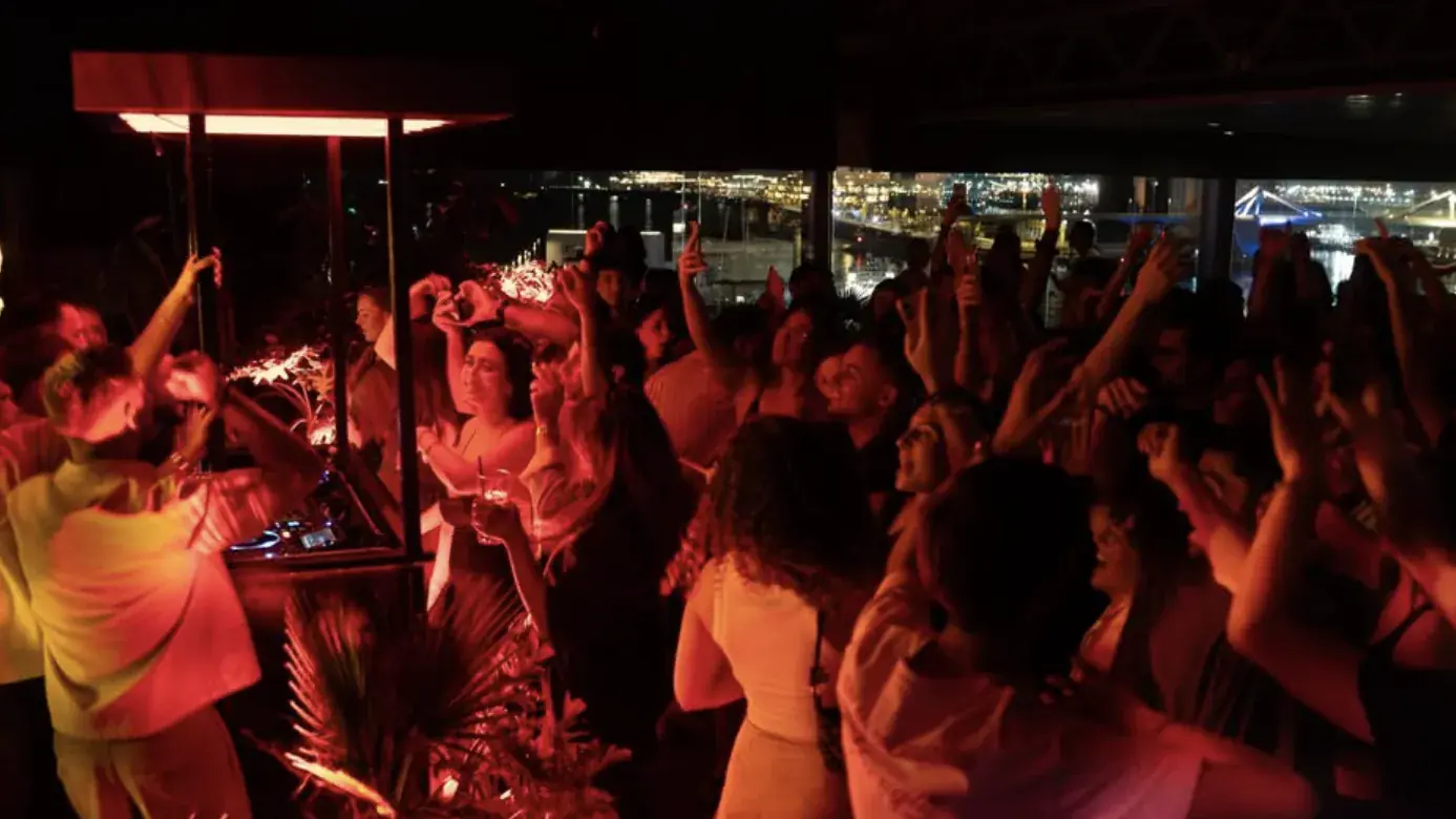Azul Sessions Rooftop Indoor 360° Views Over Barcelona
