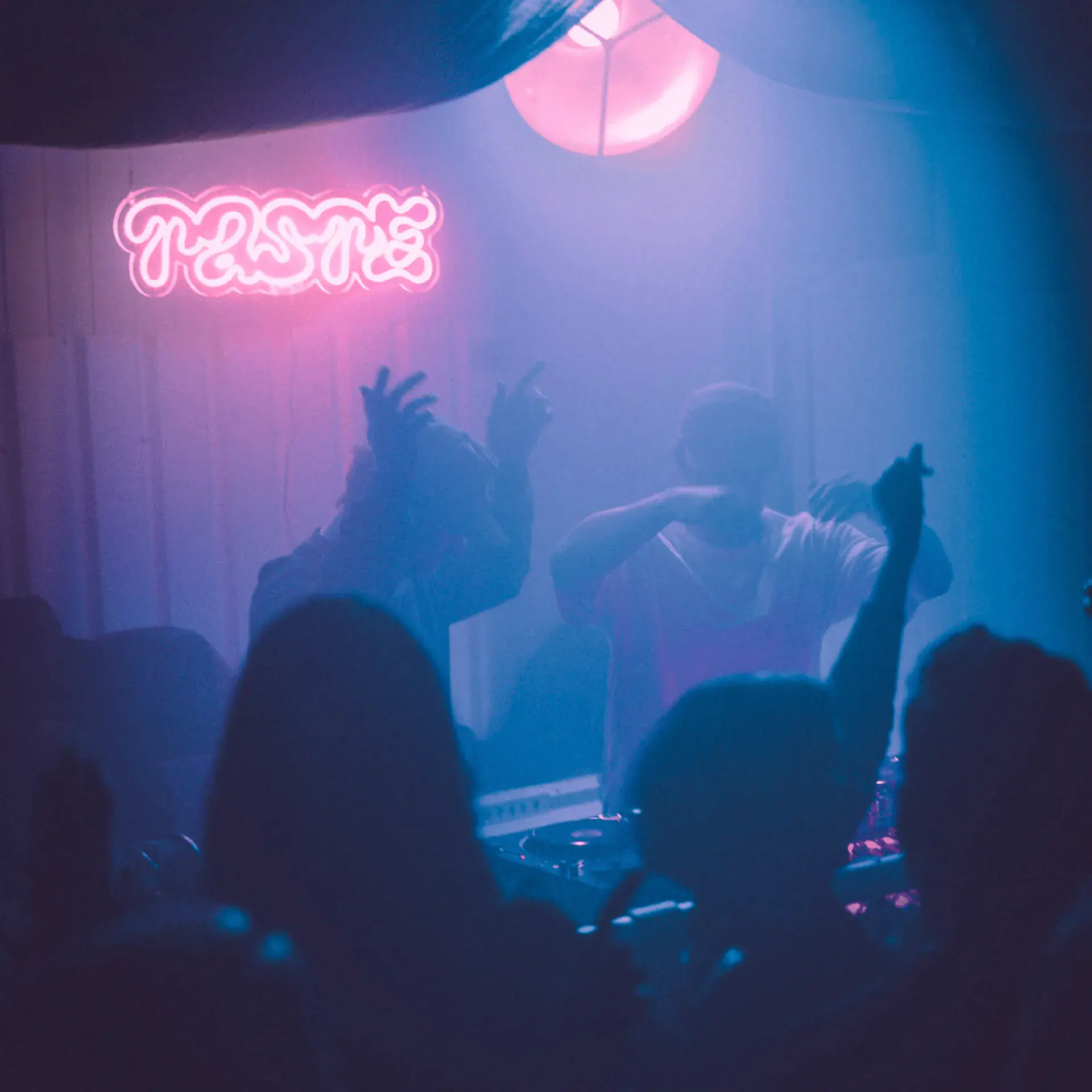 TASTE NIGHT CLUB