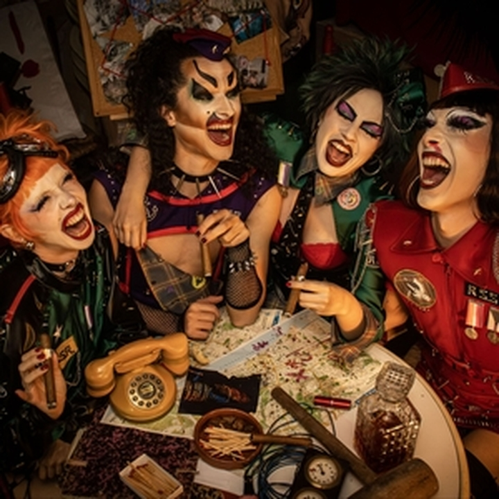 Ruïnosa y las Strippers de Rahola @ Vila de Gràcia Square