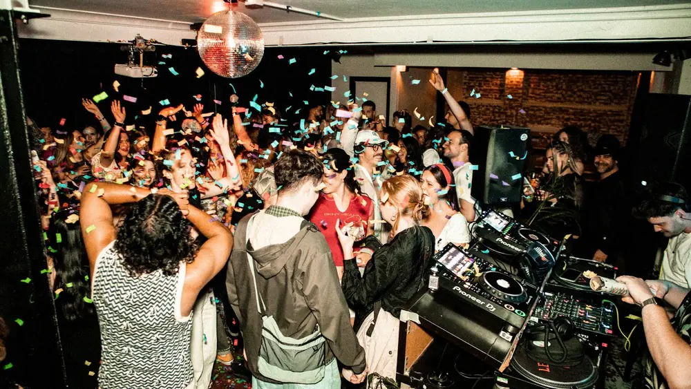 All Day Long - House & Disco by the canal