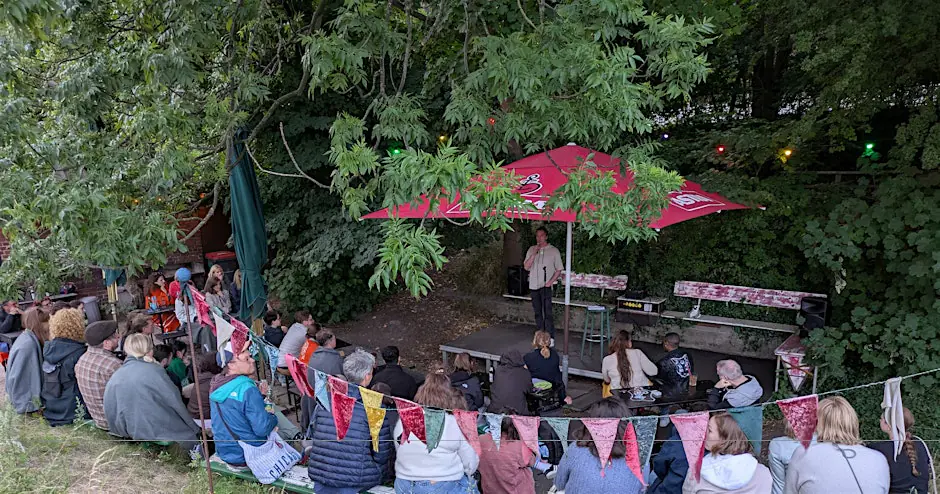 Open Air Standup Comedy am Hafen