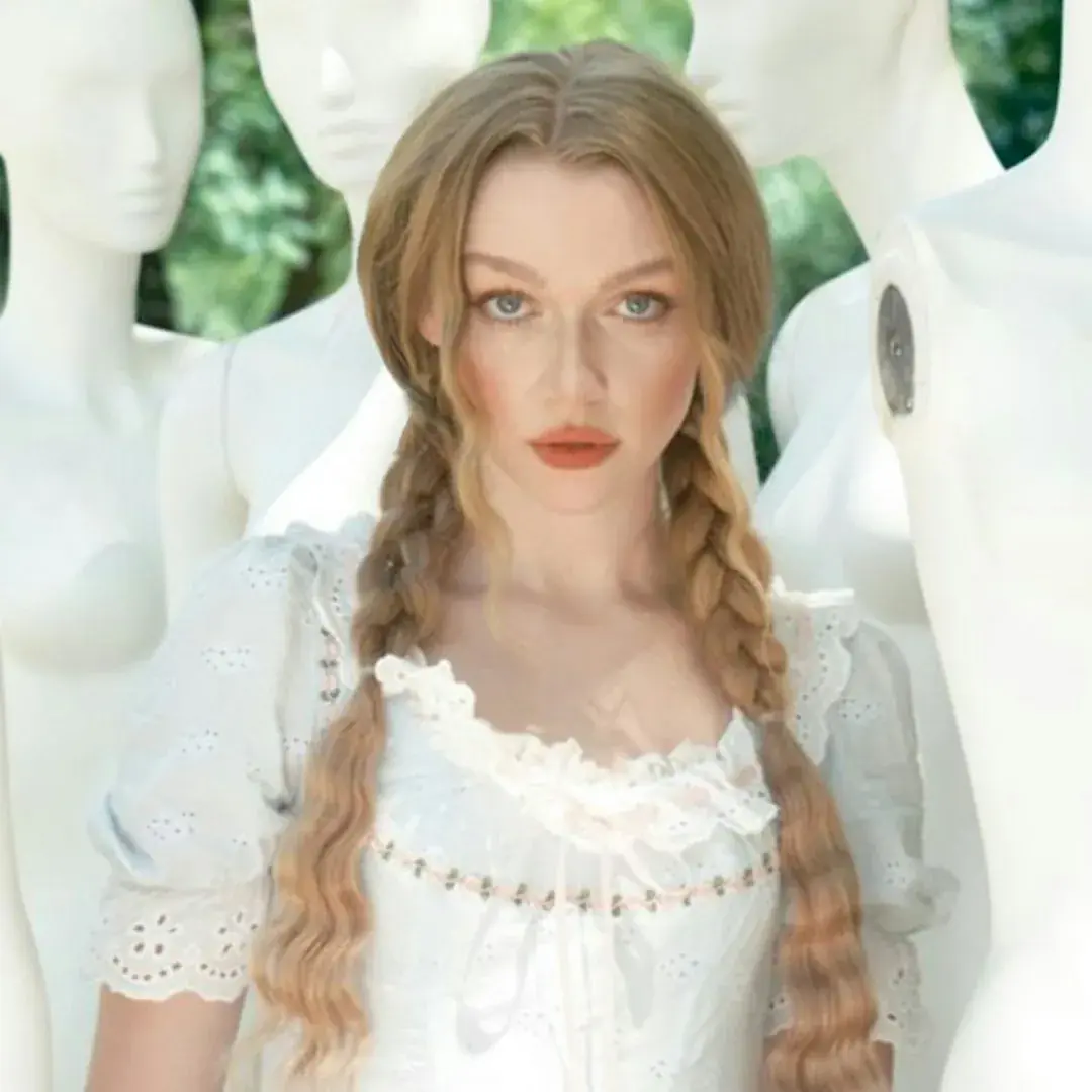 Mollie Elizabeth: People Pleaser Live