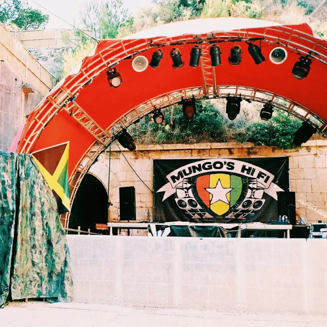 Mungo's HiFi (Daytime Session)