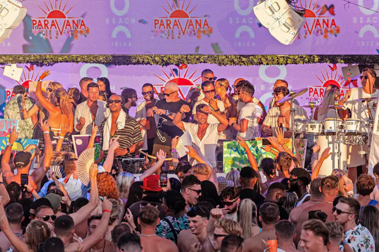 PARAVANA CON PARRIS TAYLOR - PERRY MARTIN