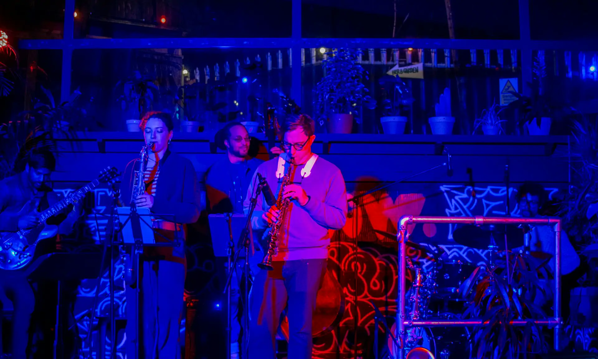 LIVE JAZZ JAM W / STRATOS