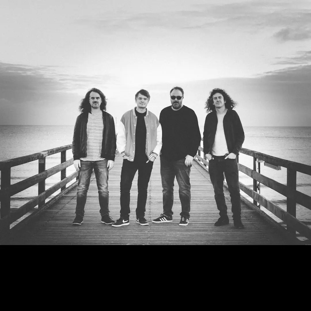 Madsen: 'Smile' Live + Signing