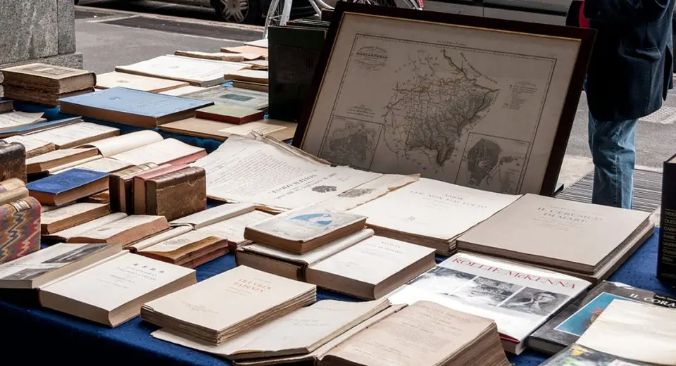 Vecchi libri in Piazza Diaz