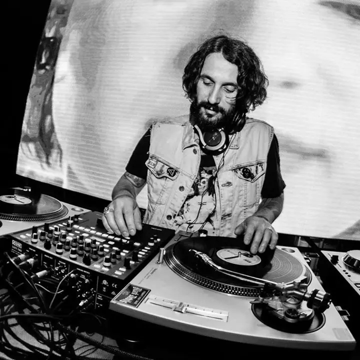 BSIDE EN VIVO CON ALESSIO BERTALLOT