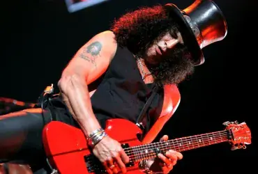Slash feat. Myles Kennedy and The Conspirators