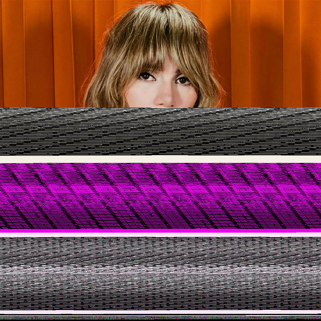 Suki Waterhouse Live + Signing