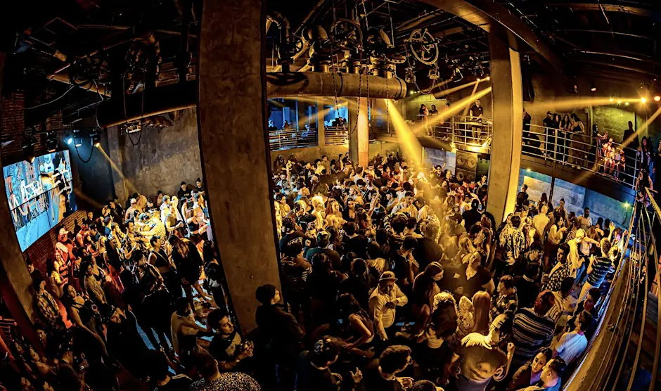 LV 2000'S PARTY / / @GOLD SPIKE LAS VEGAS 21+ / / FREE B4 11PM W / RSVP
