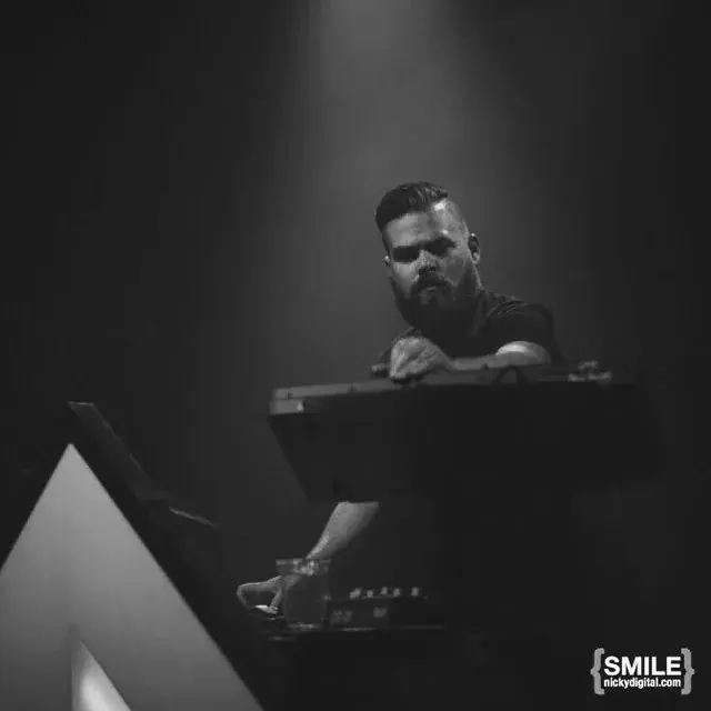 Com Truise e Matthew Dear