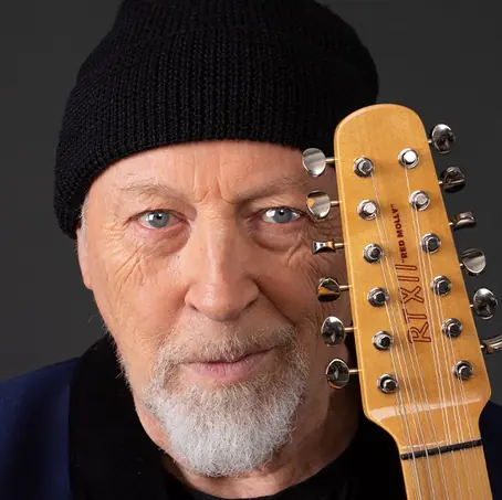 Richard Thompson @ Musiktheater Piano