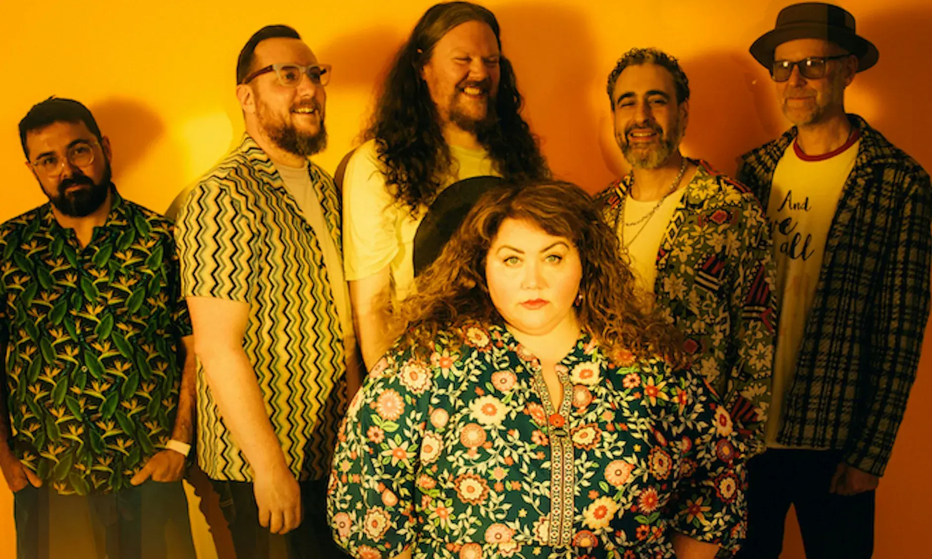 Ríoghnach Connolly + Honeyfeet