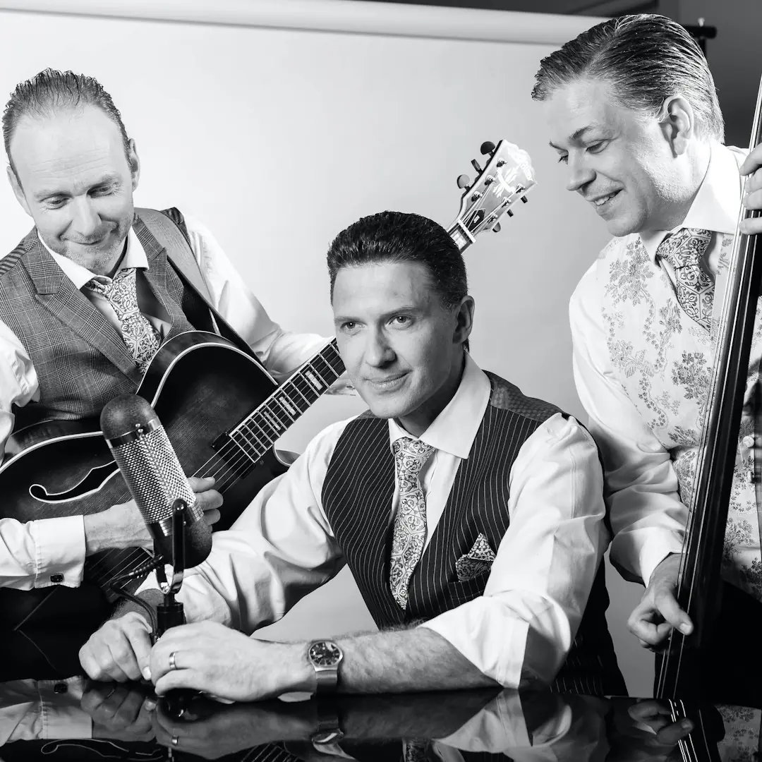 Robin Phillips Sings & Plays: Nat King Cole