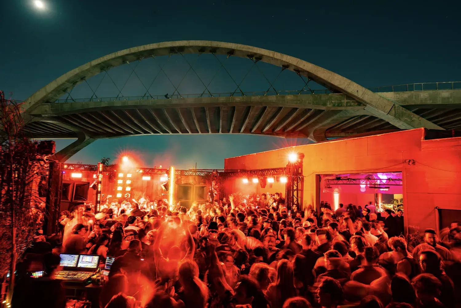 Midnight Lovers Invites Dekmantel Soundsystem & Make A Dance