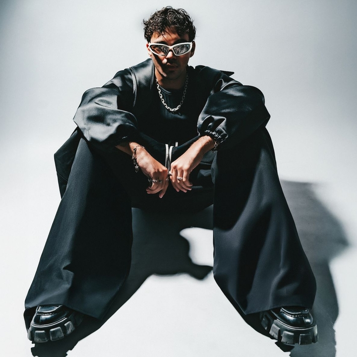 Uno X Yakuza Pres. Rivo