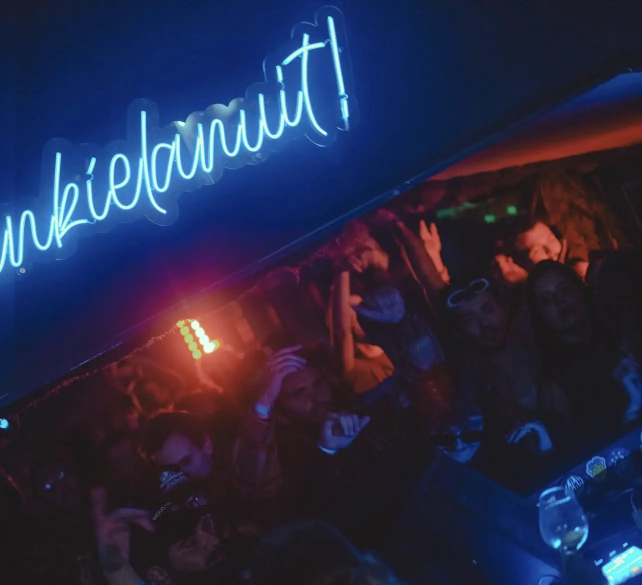 (GRATIS) Fiesta Vaporizada - Frankielanuit