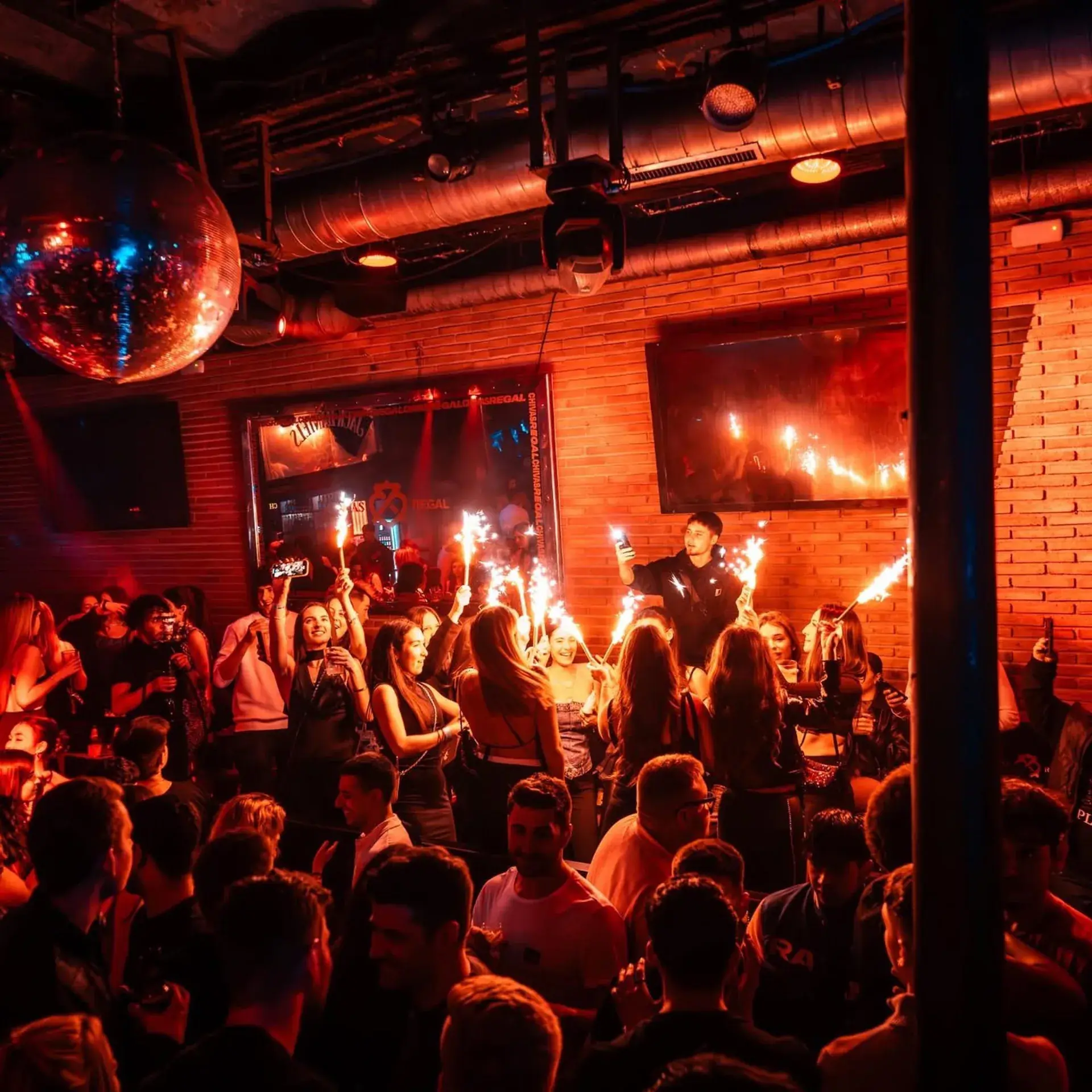 SATURDAY - OTTO ZUTZ