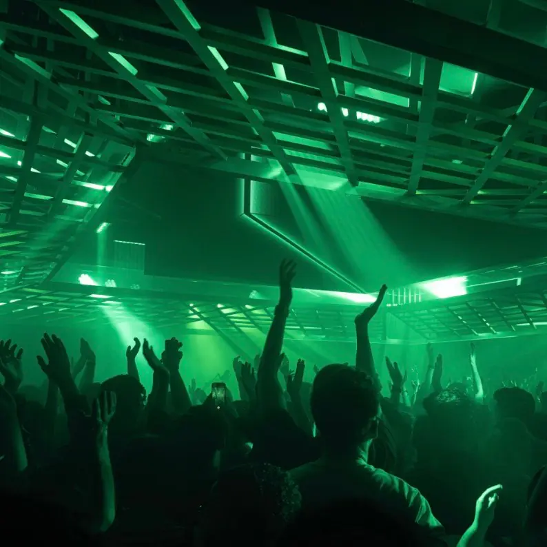 STEVE AOKI (EXKLUSIVES 360-SET FÜR UK) + P.O.U., CHEWNA & MEHR