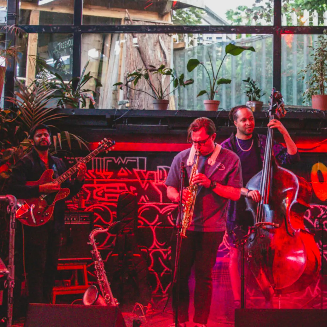 LIVE JAZZ JAM W / STRATOS