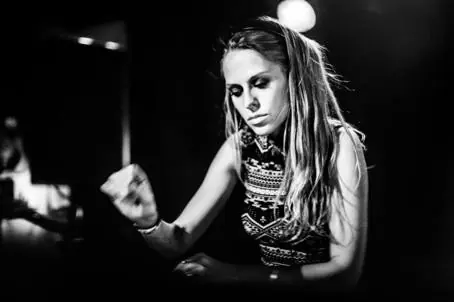 Nora en Pure @ The Cause at 60 Dock Road (Outside)