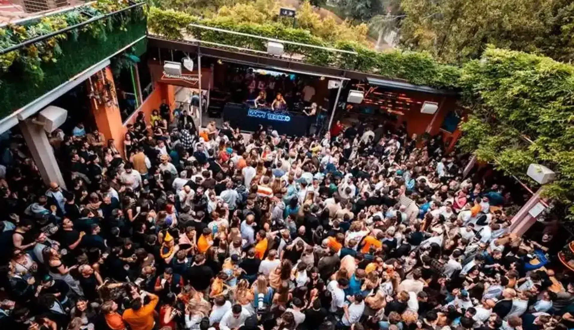 Happy Techno at La Terrrazza Barcelona - Open Air / Daytime