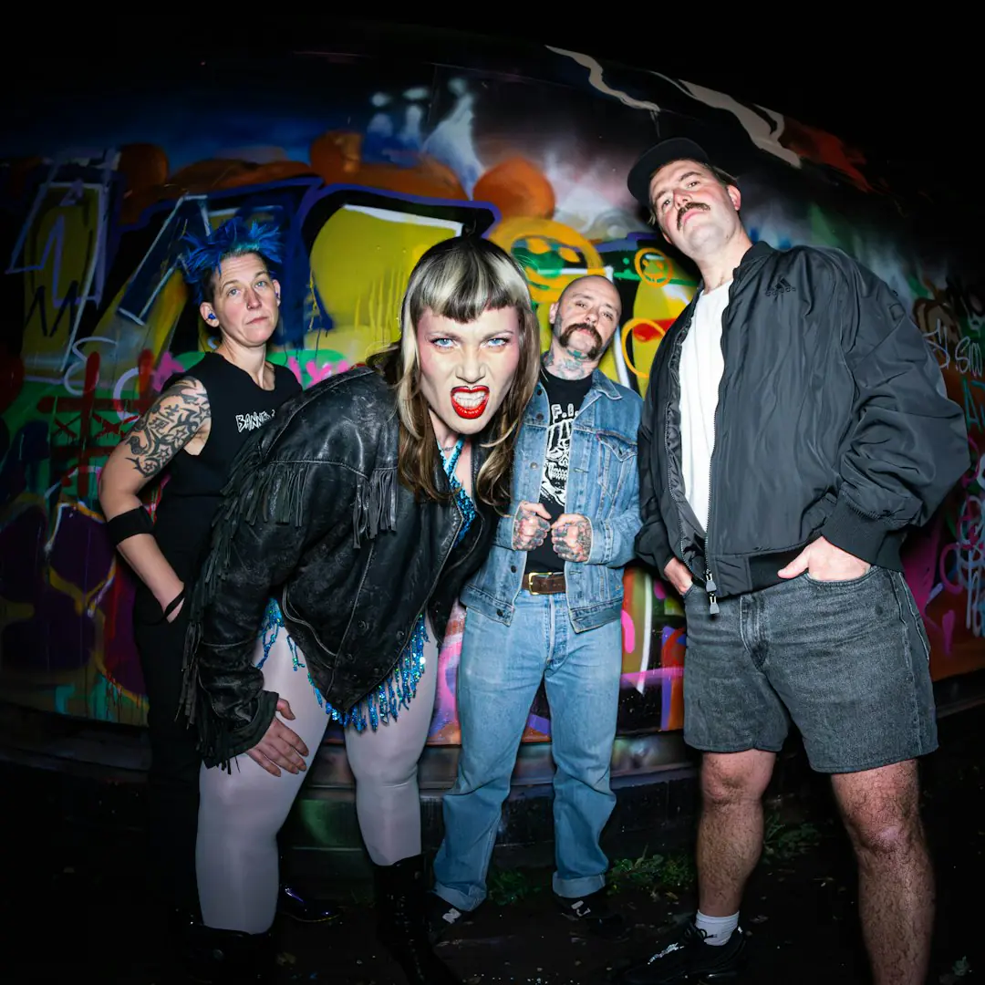 Split Dogs: Live + Signing
