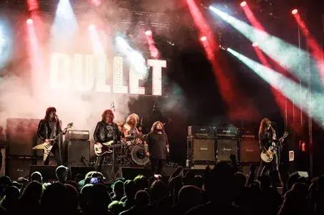Bullet @ Club, Backstage