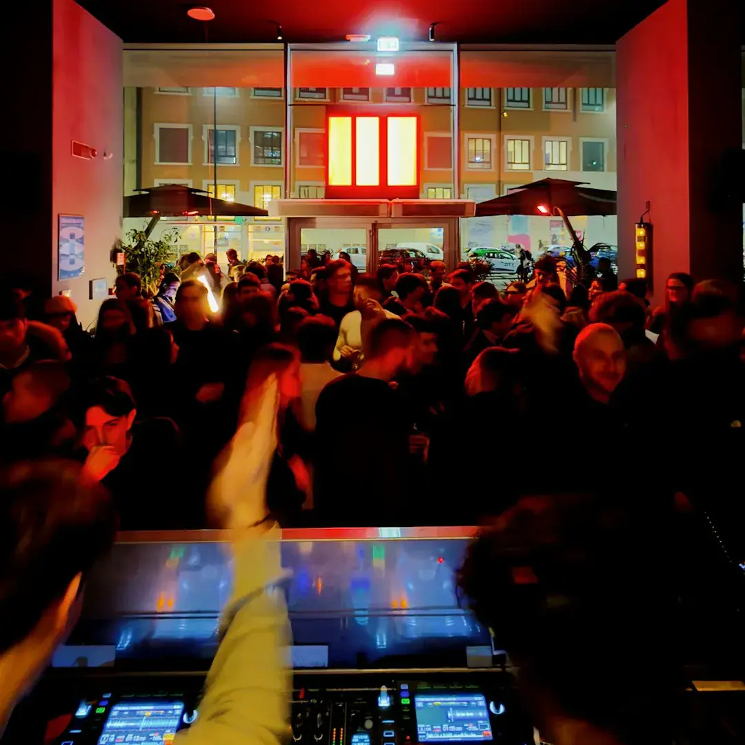 Hi-Fi Weekends with DOUBLE