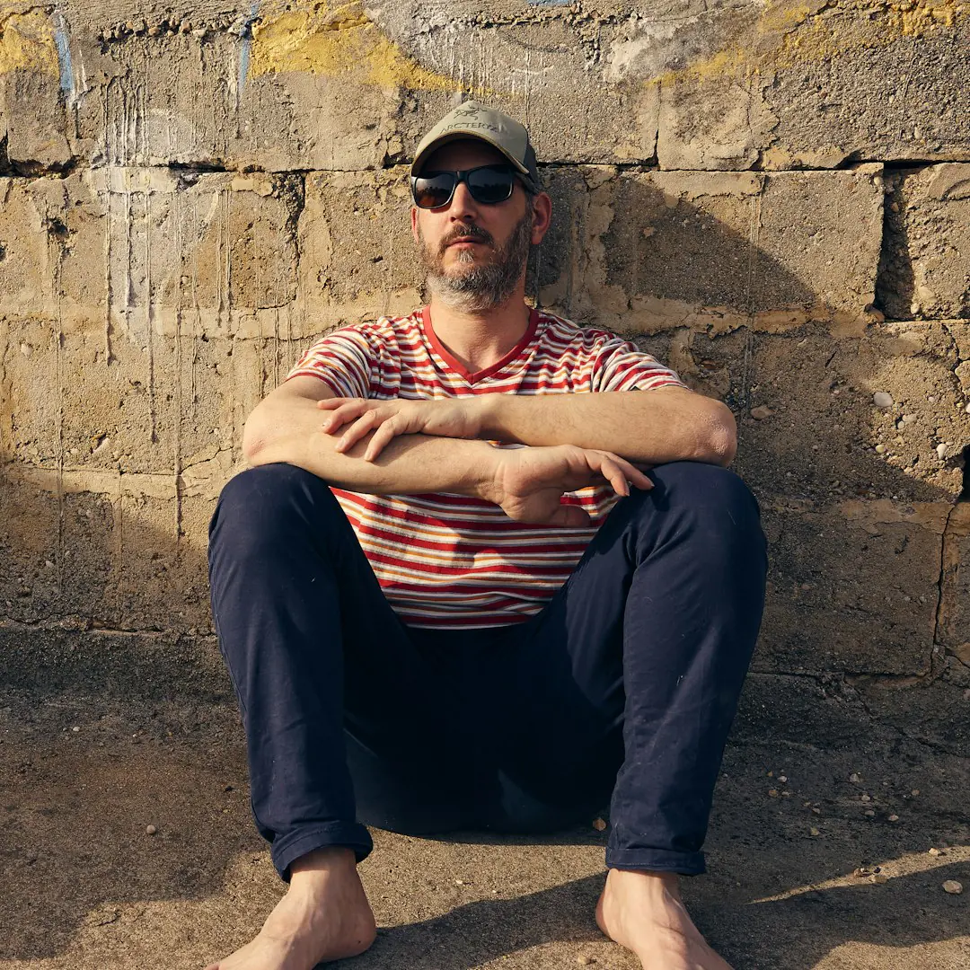Sivan Langer: Stripped Back + Signing