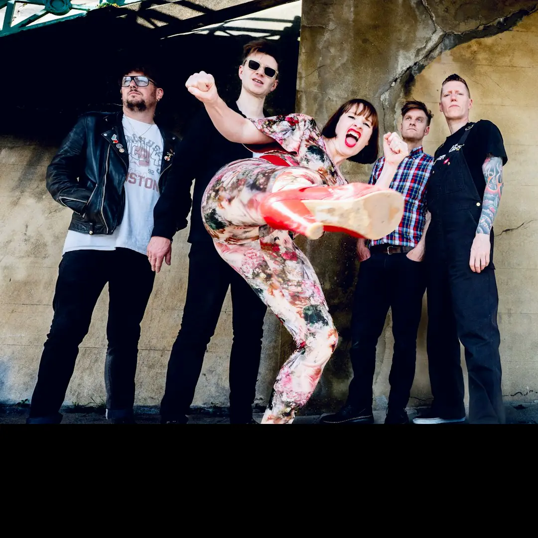 SKINNY LISTER vs. PET NEEDS + MAD DOG MCREA