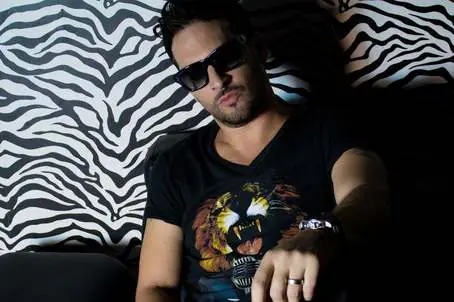 Jon B @ Bizz'art