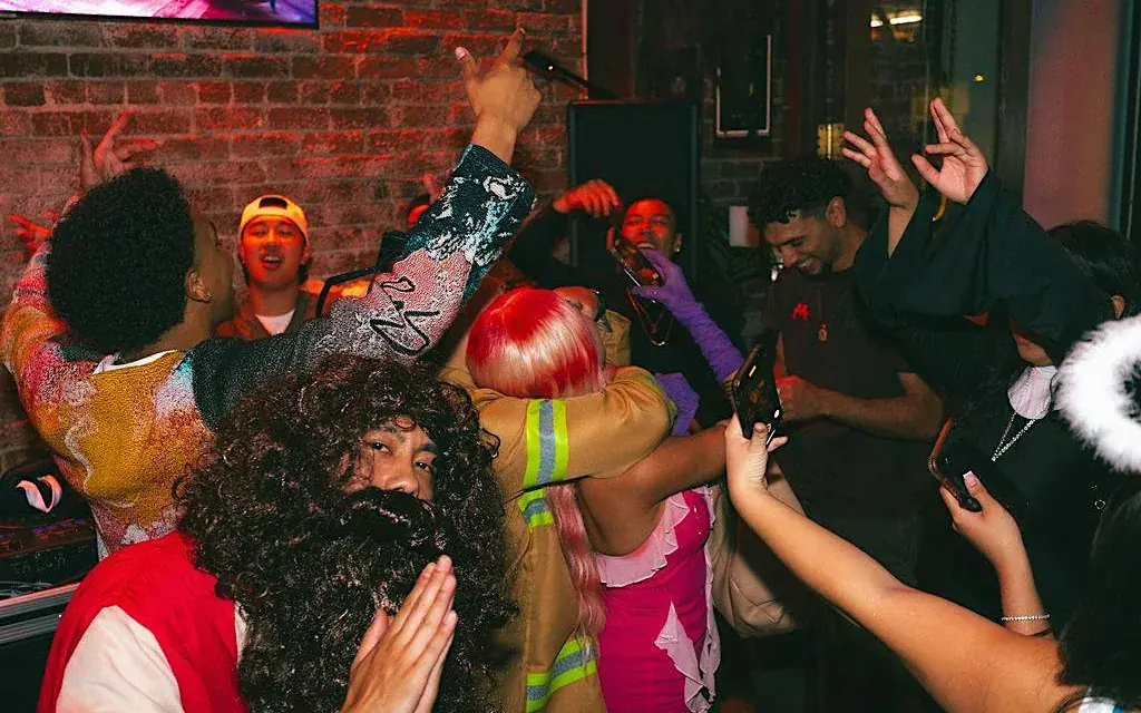 NIGHTMARE ON HOWARD STREET — Fiesta de Halloween